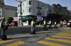 Grupo passeia de segway pelas ruas de San Francisco, na Califórnia, nos Estados Unidos